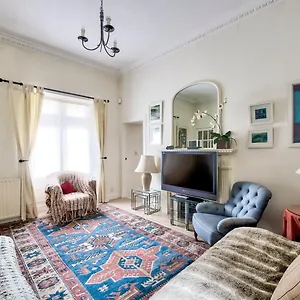 Guestready - Classic Charm Near Holyrood Park Holiday home Edinburgh